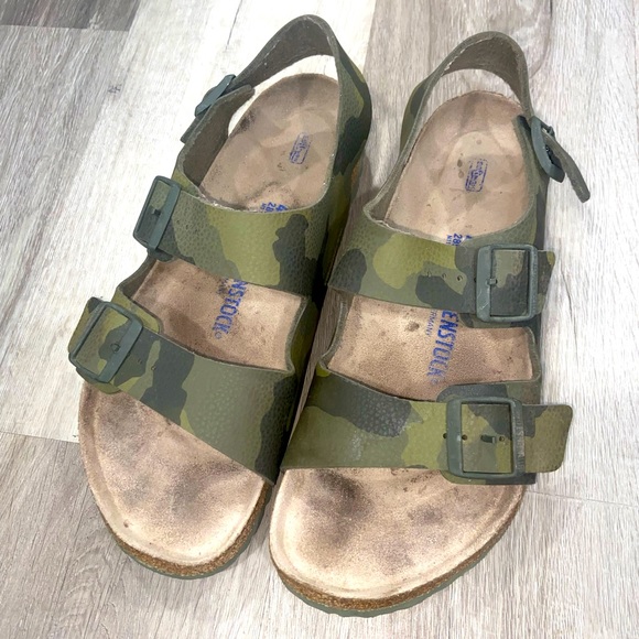 Birkenstock Green Sandals with Contoured Footbed and Adjustable Straps Size 11 main image 4